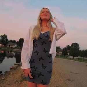 Meet your Posher, Chloe